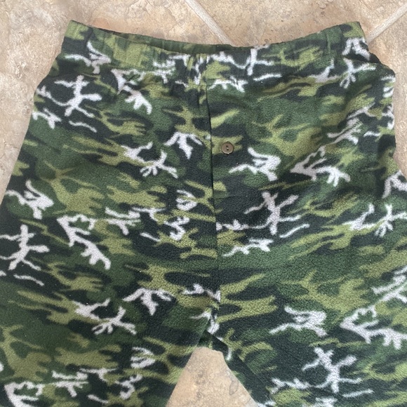 Survival gear - boys fuzzy camouflage pants - Picture 2 of 3